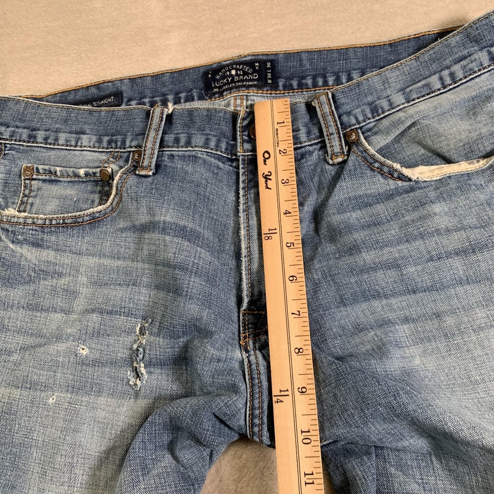 Lucky Brand Jeans Mens 34x30 Light Blue 221 Original Straight Distressed‎ Denim - Picture 4 of 15